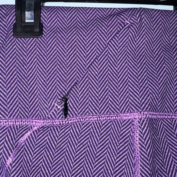 Lululemon Women's Rebel Runner Crop Giant Herringbone Black Grape Purple - Picture 6 of 11